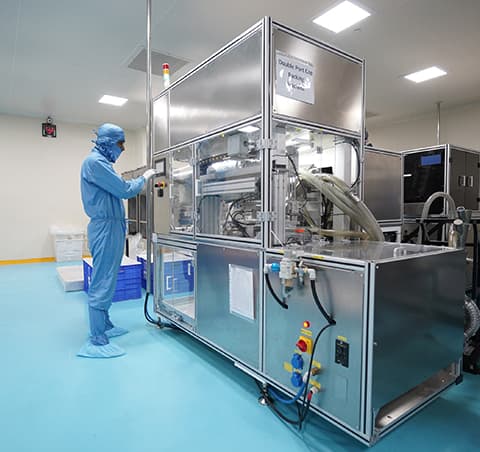 Clean room operator